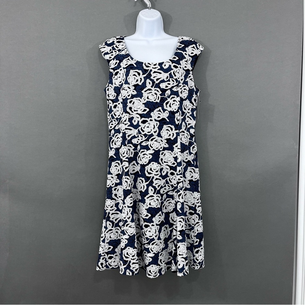Ronni Nicole Blue Floral Textured Sleeveless Dress